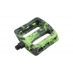 Odyssey Twisted PC black with green swirl pedals